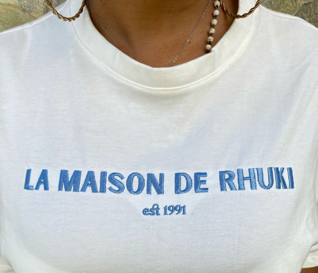 La maison de Rhuki tee - blue embroidery